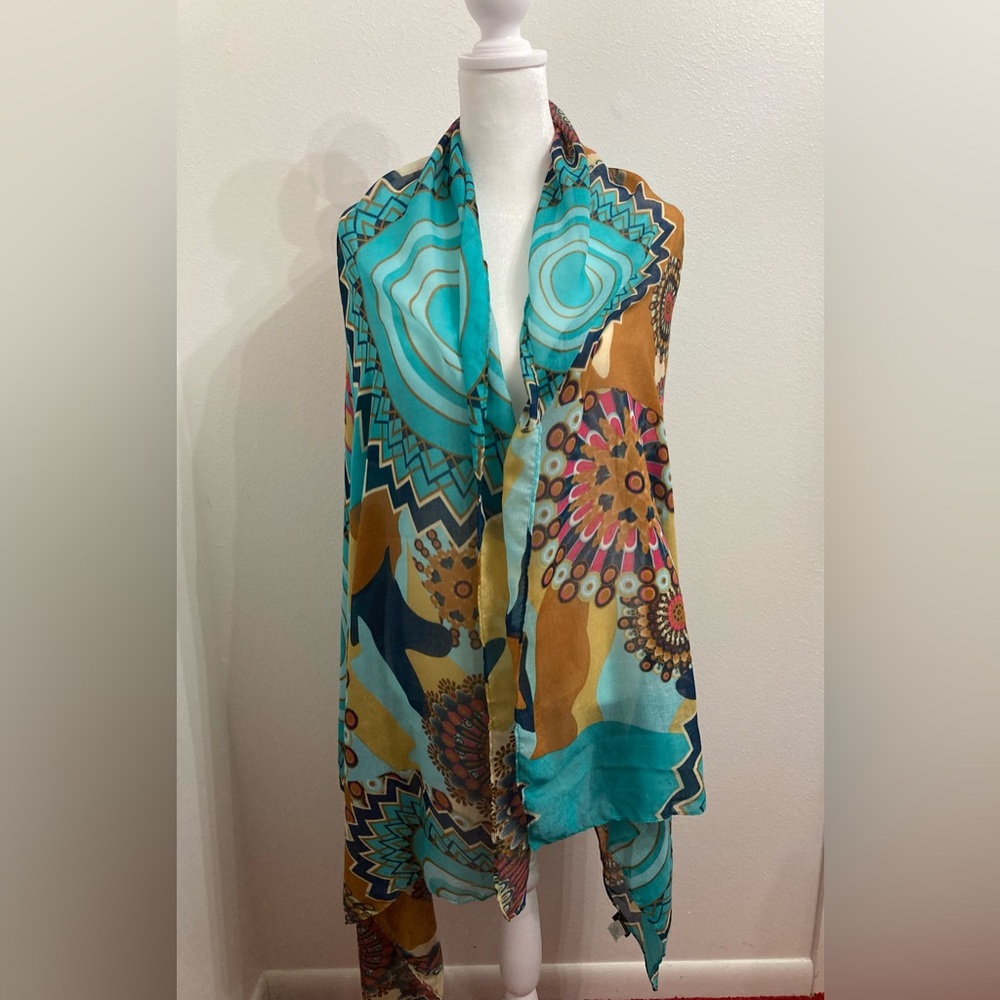 Bundle of Three Fashionable Trendy Scarves - Picture 4 of 9